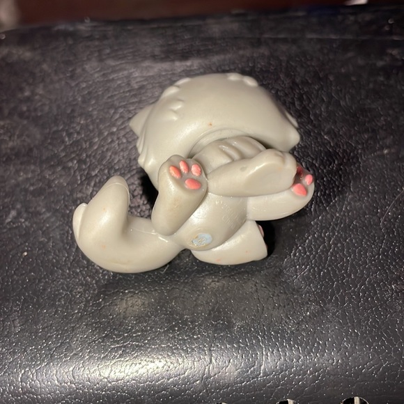 Littlest Pet Shop # 82, Gray Cat - Picture 4 of 5